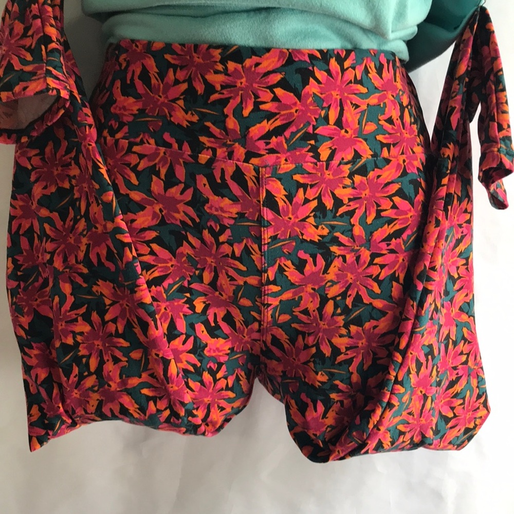LULAROE LEGGINGS - Picture 4 of 6